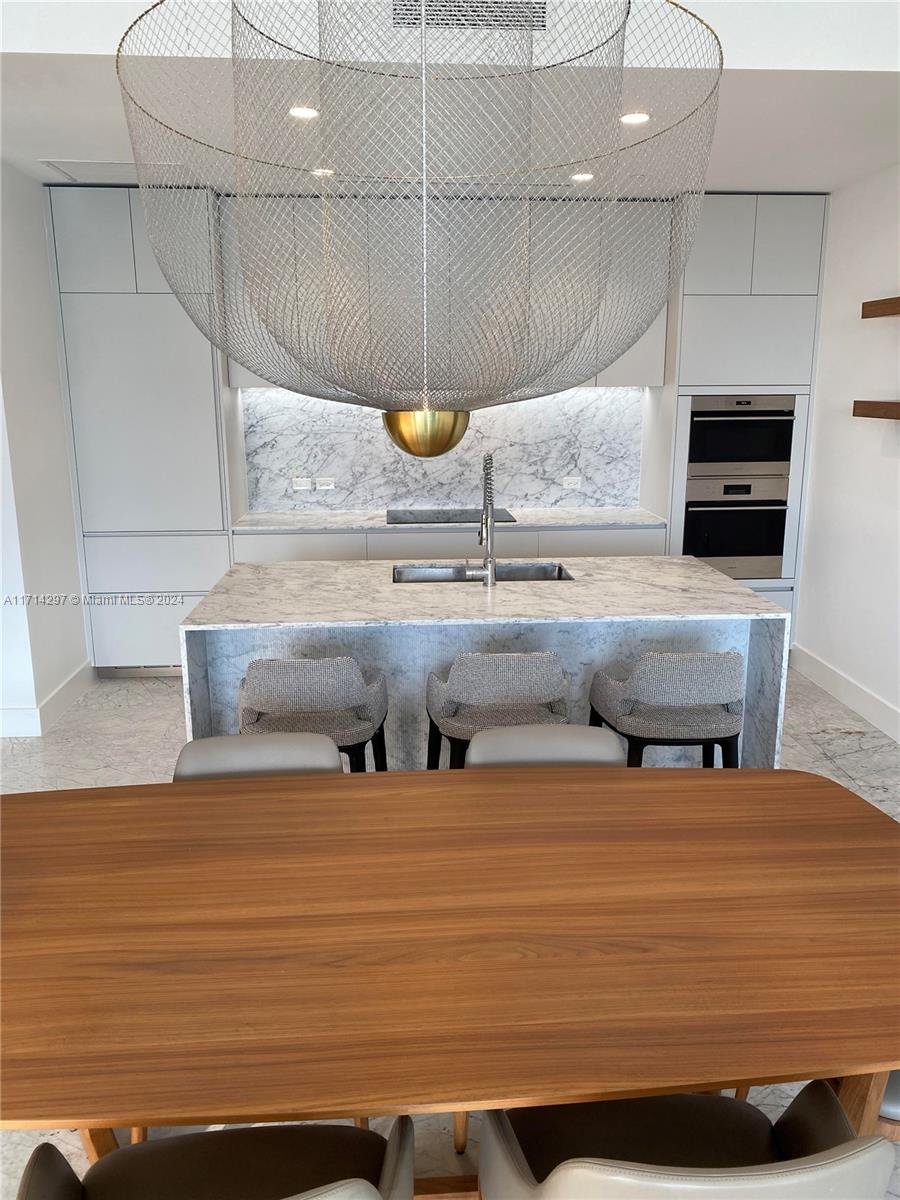 5775 Collins Ave 1105