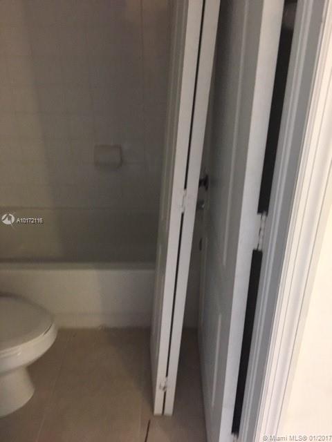 THE COURTS AT BAYSHORE I - Residential Lease