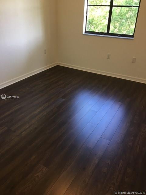 THE COURTS AT BAYSHORE I - Residential Lease