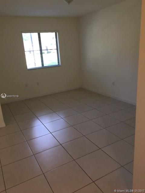 THE COURTS AT BAYSHORE I - Residential Lease