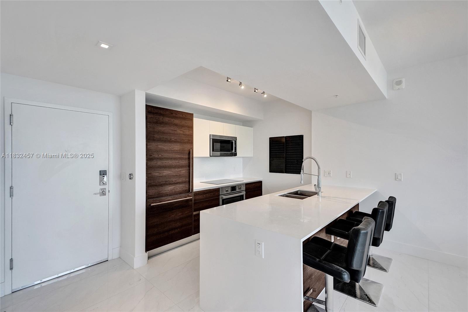 301 Altara Ave 729