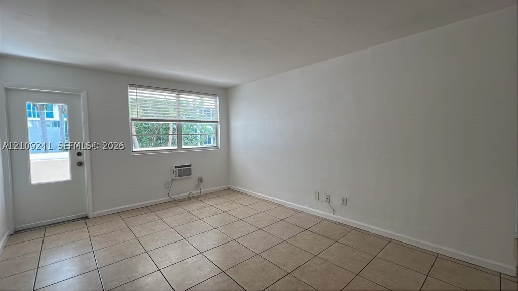 505 NE 30th St 205