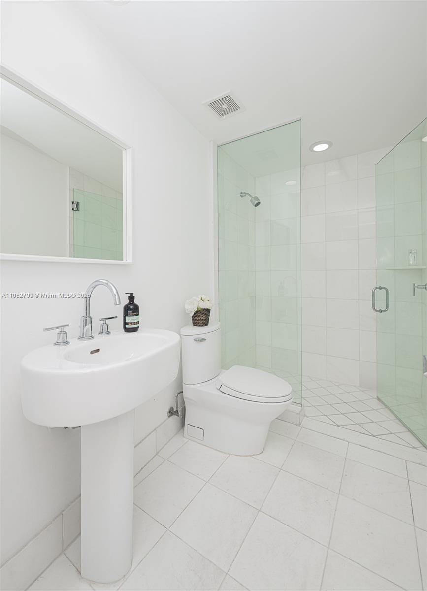 ARTECH RESIDENCES AT AVEN - Residential