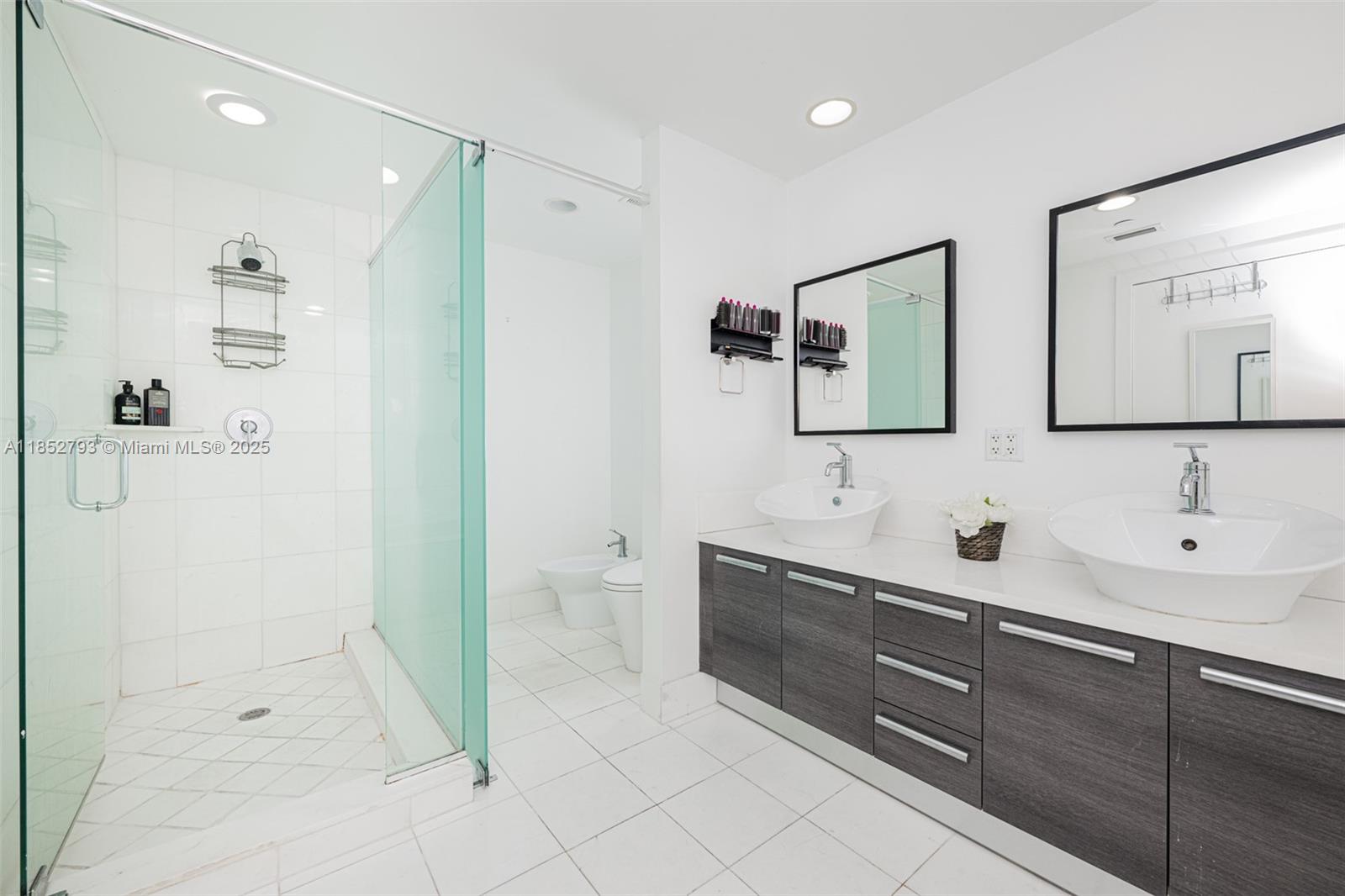 ARTECH RESIDENCES AT AVEN - Residential