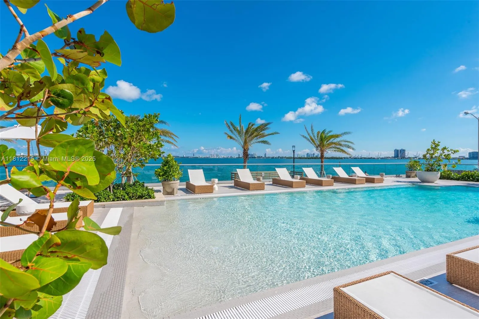 Miami, Florida 33137, United States, 2 Bedrooms Bedrooms, ,3 BathroomsBathrooms,Residential,Active,139612