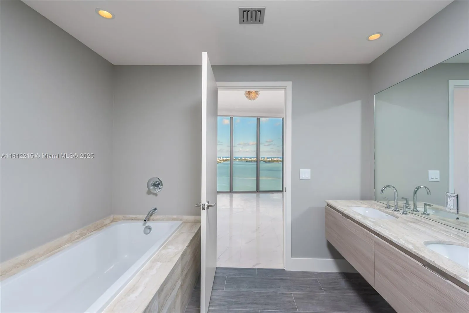 Miami, Florida 33137, United States, 2 Bedrooms Bedrooms, ,3 BathroomsBathrooms,Residential,Active,139612