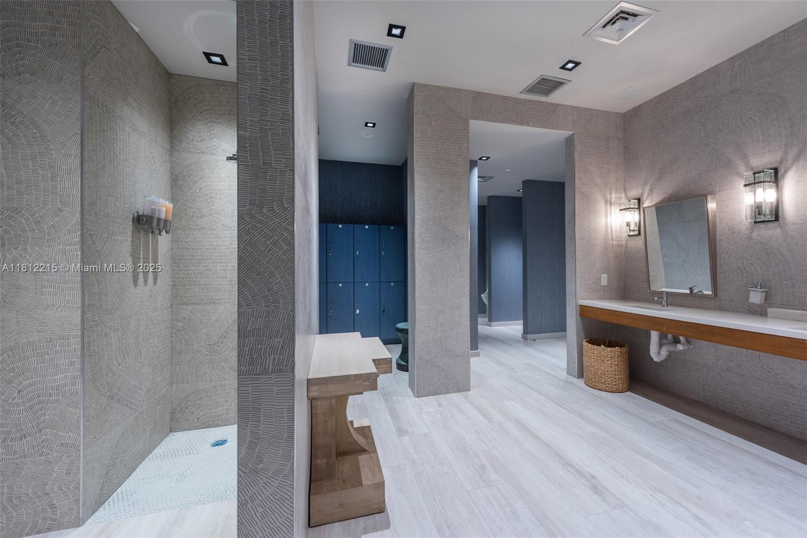 BISCAYNE BEACH CONDO - Residential Lease