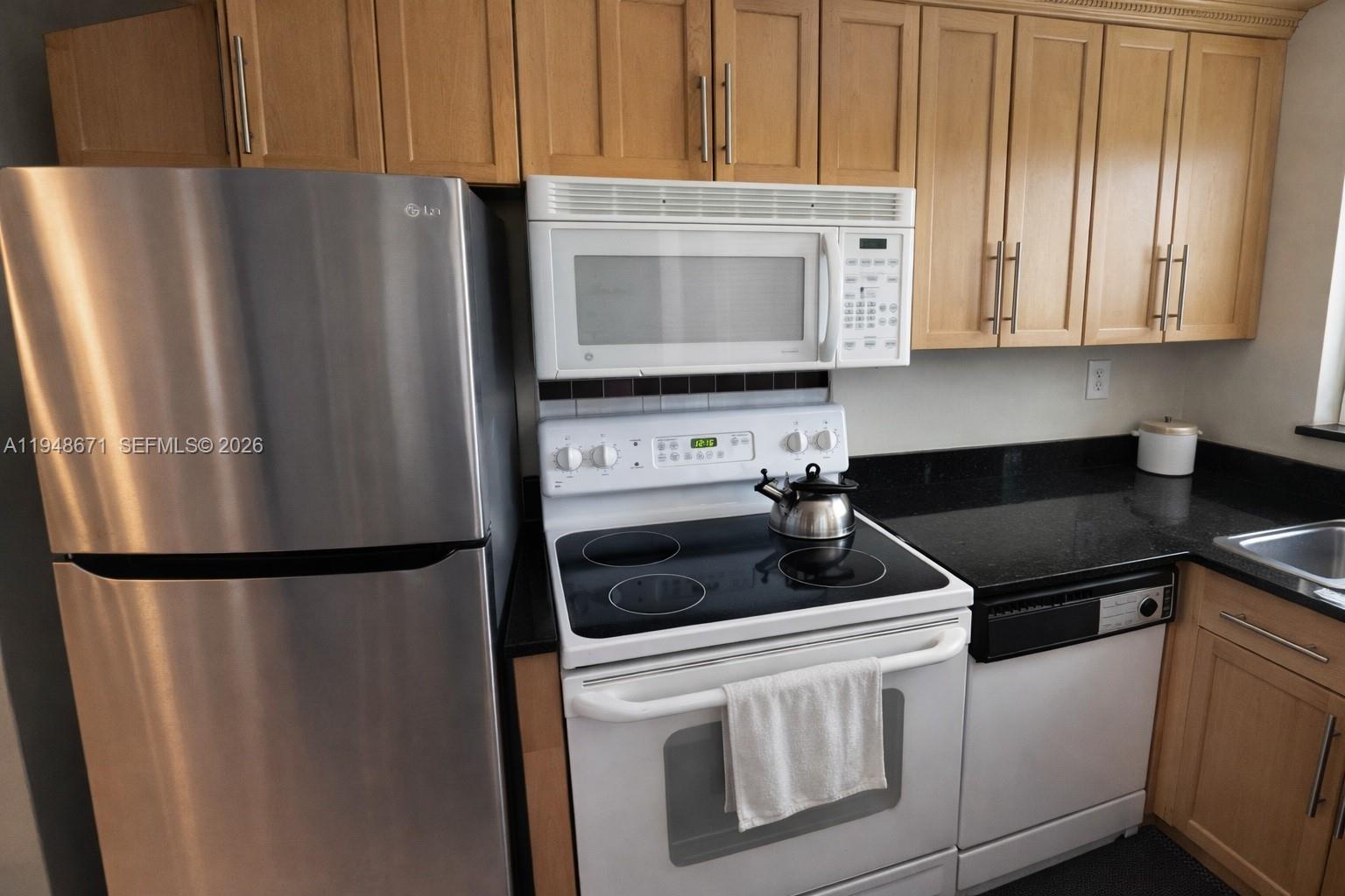 NORTH HAMPTON COURT CONDO - Residential