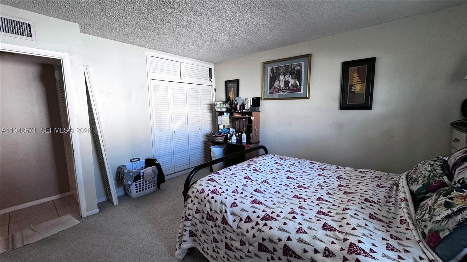 NORTH HAMPTON COURT CONDO - Residential