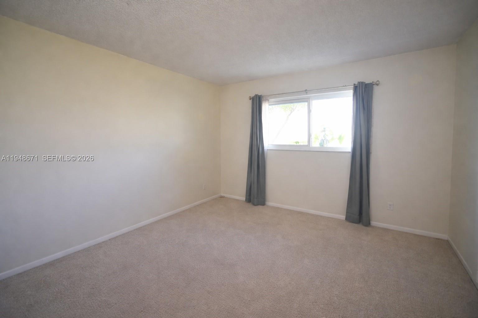 NORTH HAMPTON COURT CONDO - Residential