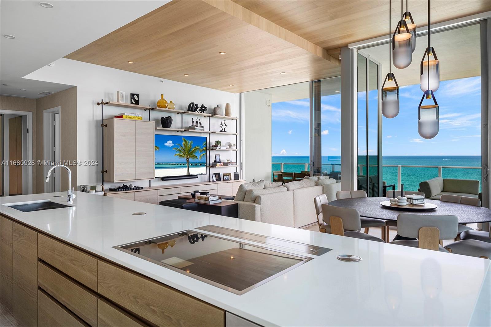 6901 Collins Ave 1504