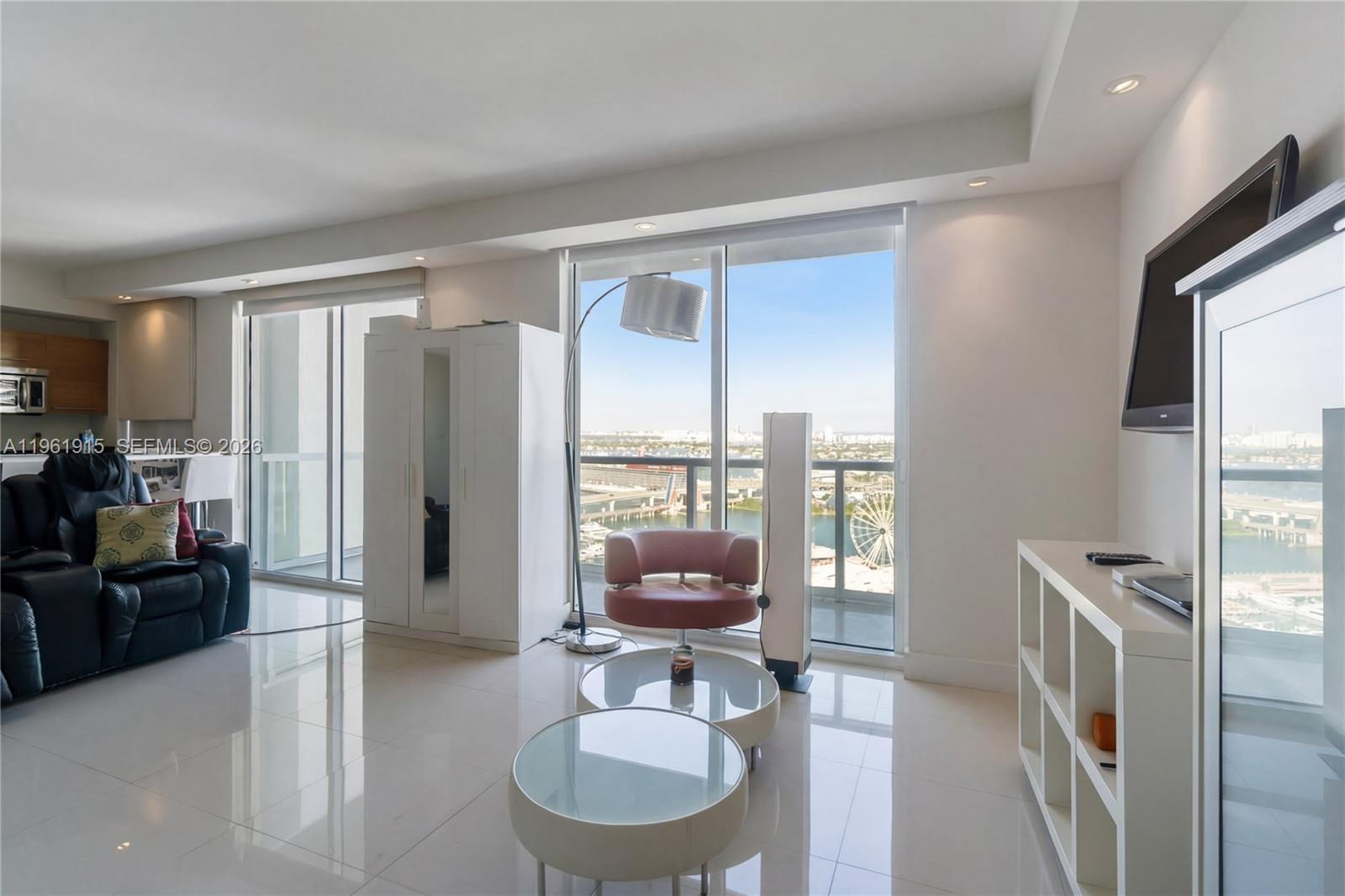 VIZCAYNE SOUTH CONDO - Residential