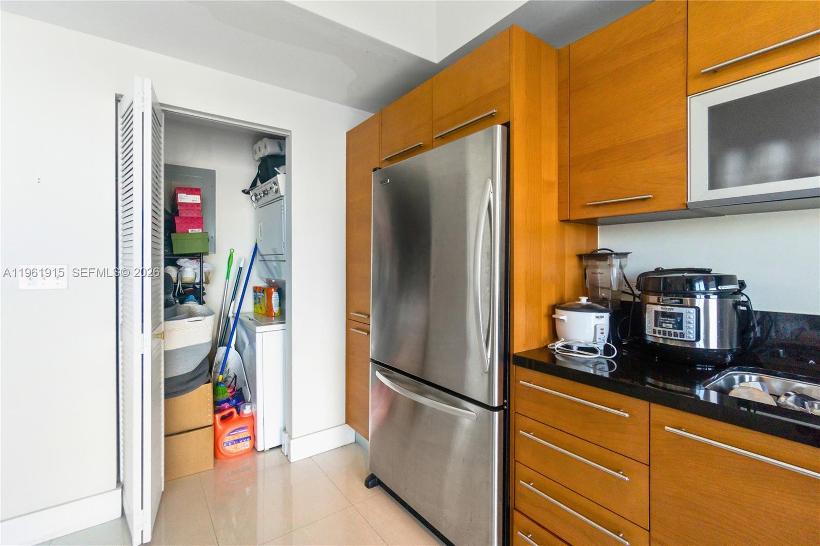 VIZCAYNE SOUTH CONDO - Residential