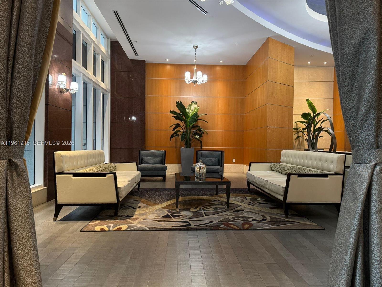 VIZCAYNE SOUTH CONDO - Residential