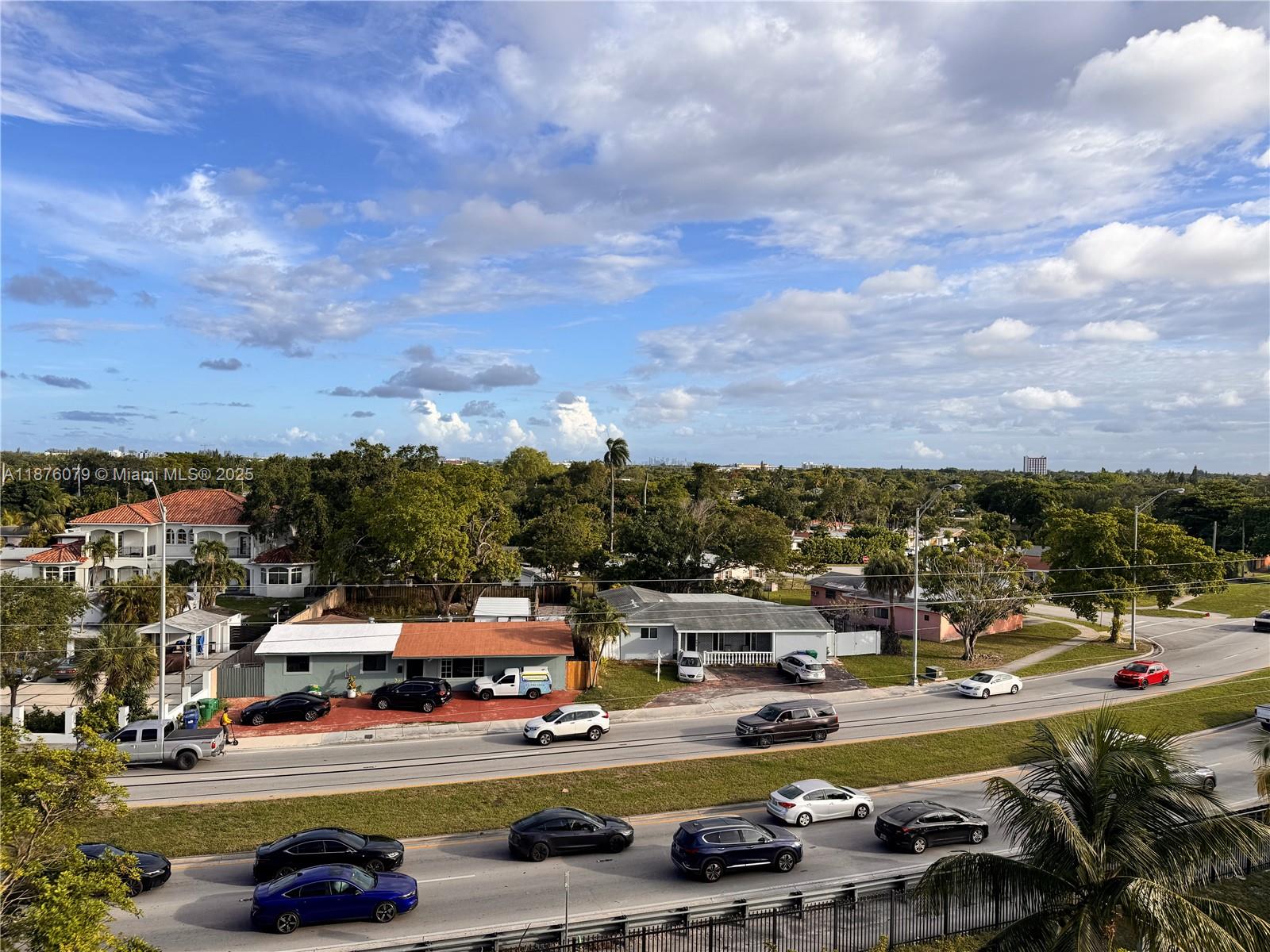 ROYAL BAHAMIAN EAST CONDO - Residential