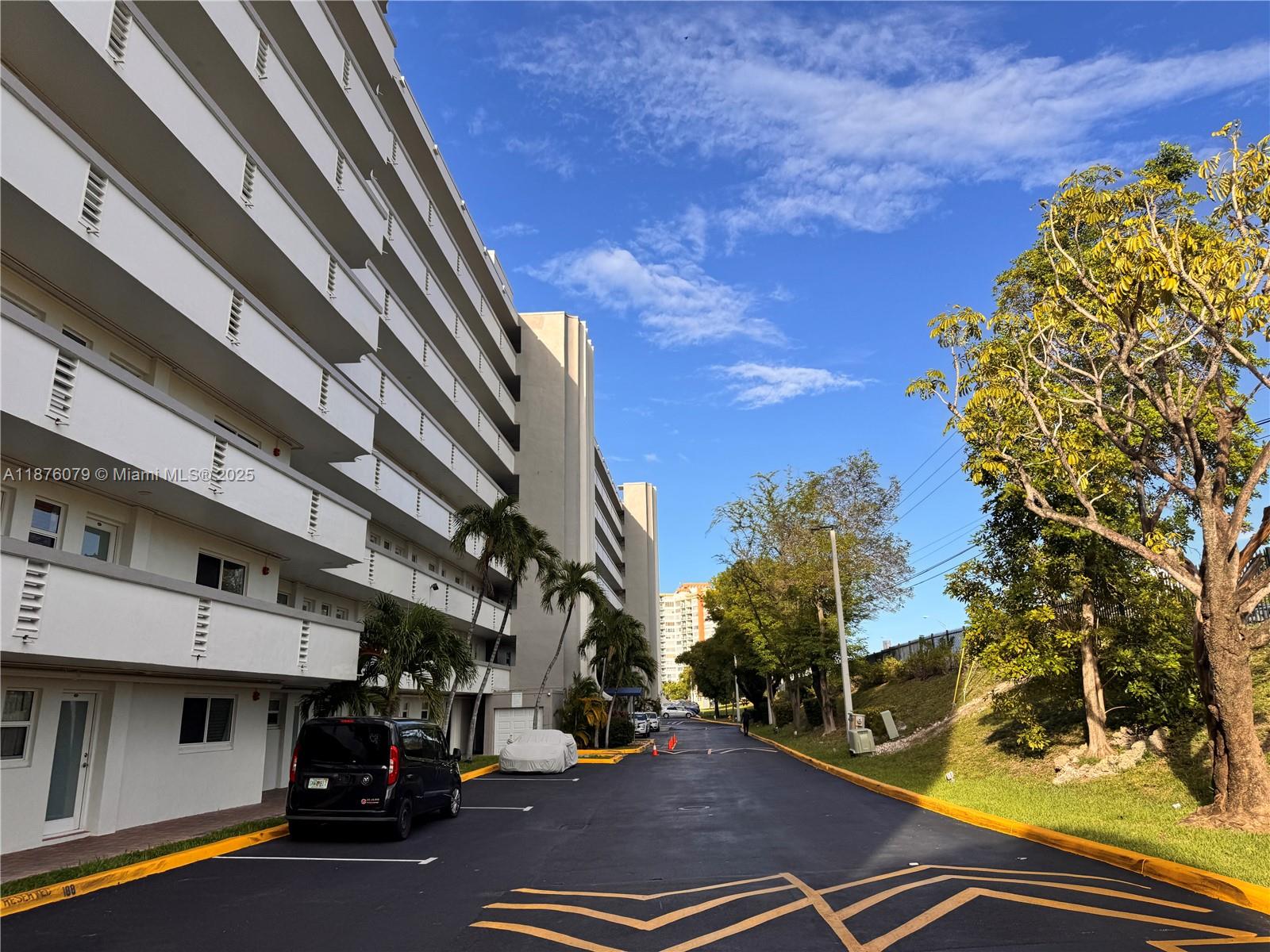 ROYAL BAHAMIAN EAST CONDO - Residential