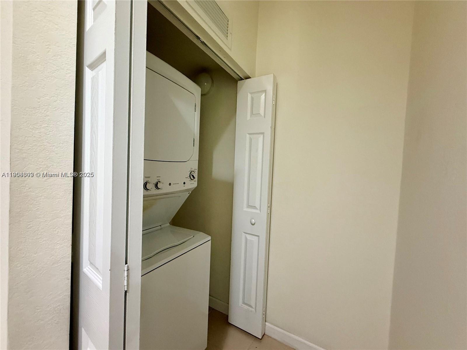 BAYWINDS OF DOMINICA AND - Residential Lease