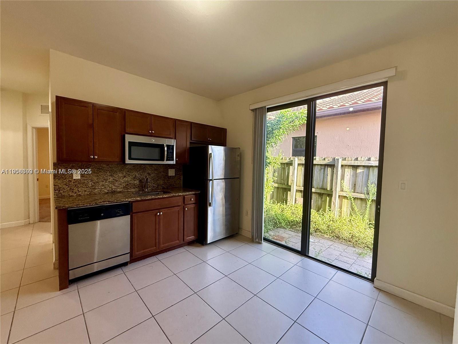 BAYWINDS OF DOMINICA AND - Residential Lease