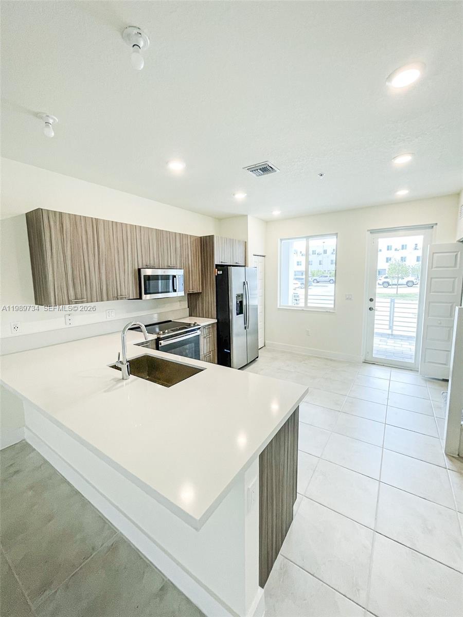 LANDMARK AT DORAL - Residential Lease