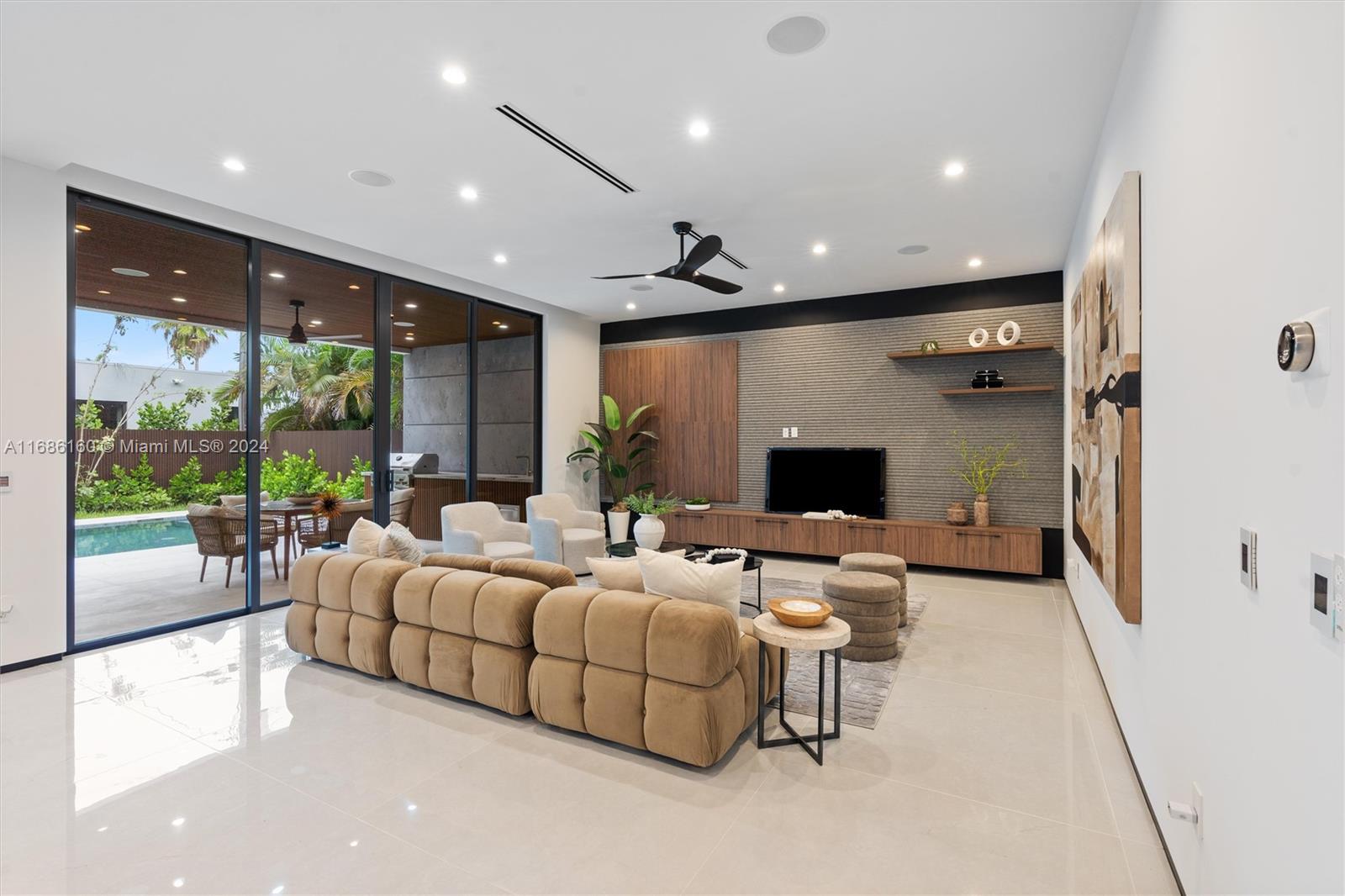 VICTORIA HIGHLANDS AMD PL - Residential