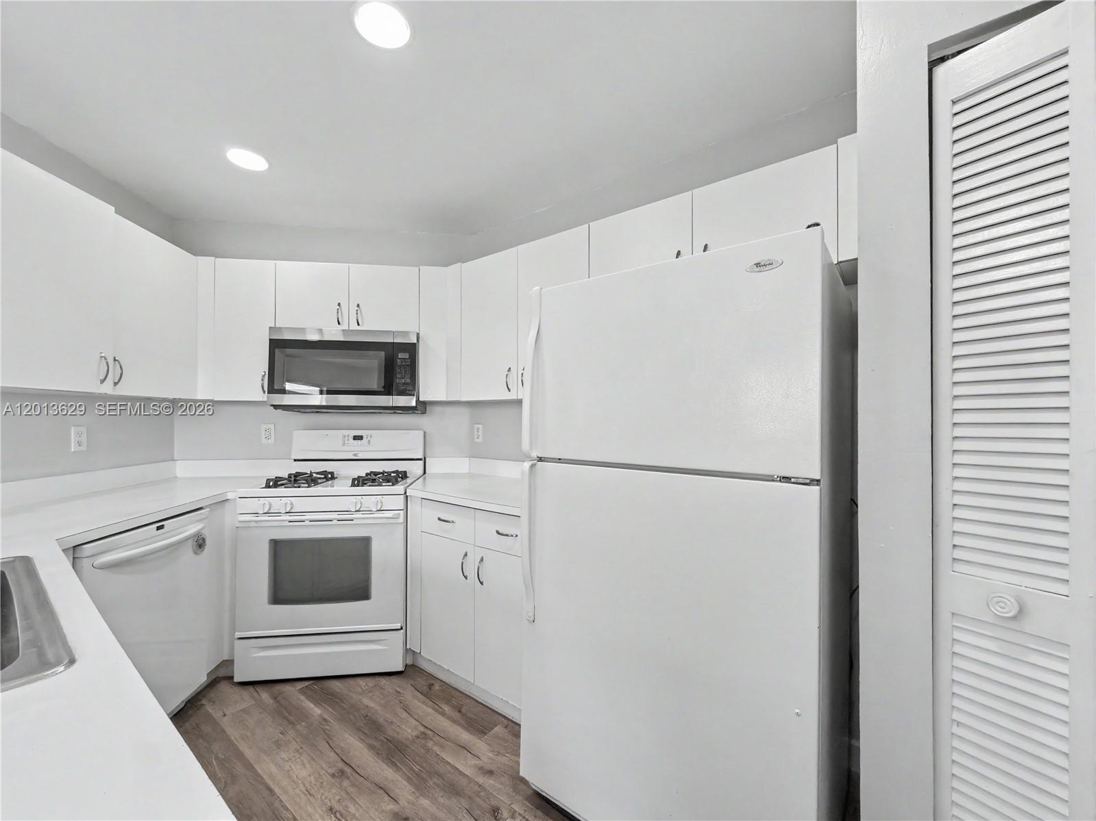 WEITZER SERENA LAKES WEST - Residential