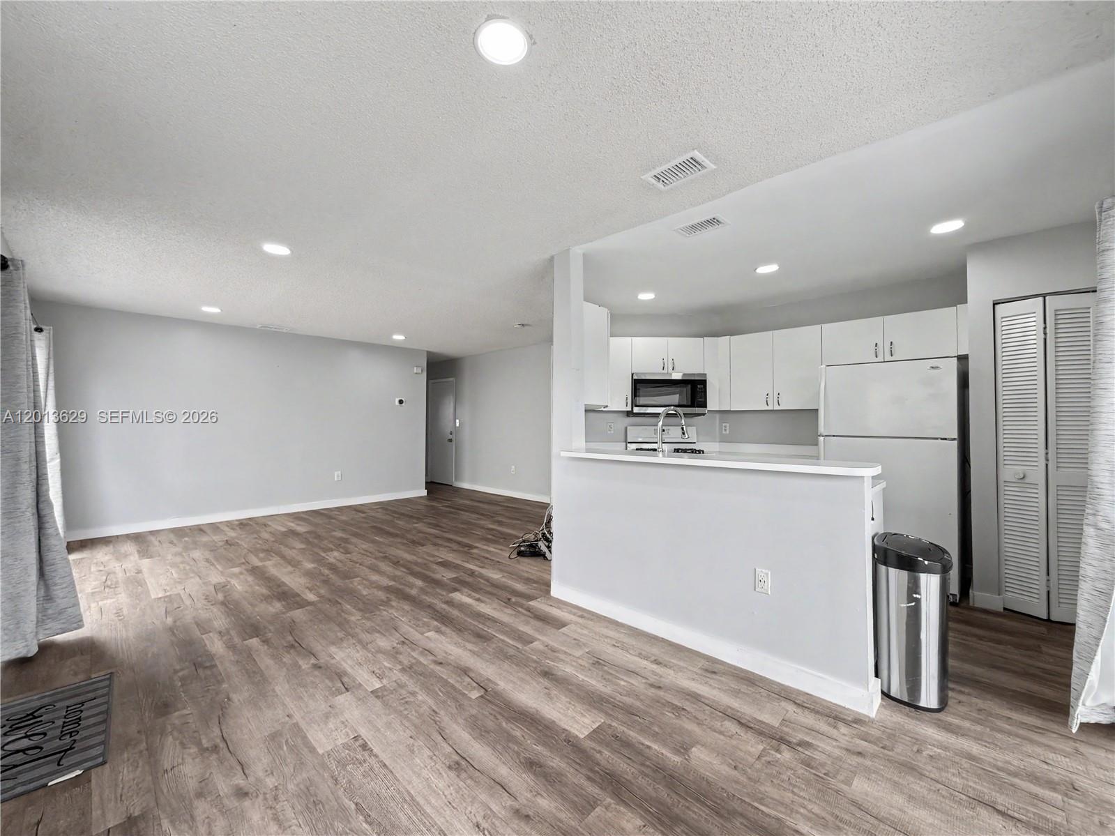 WEITZER SERENA LAKES WEST - Residential