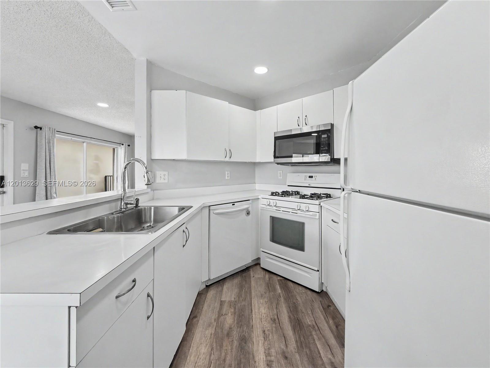 WEITZER SERENA LAKES WEST - Residential