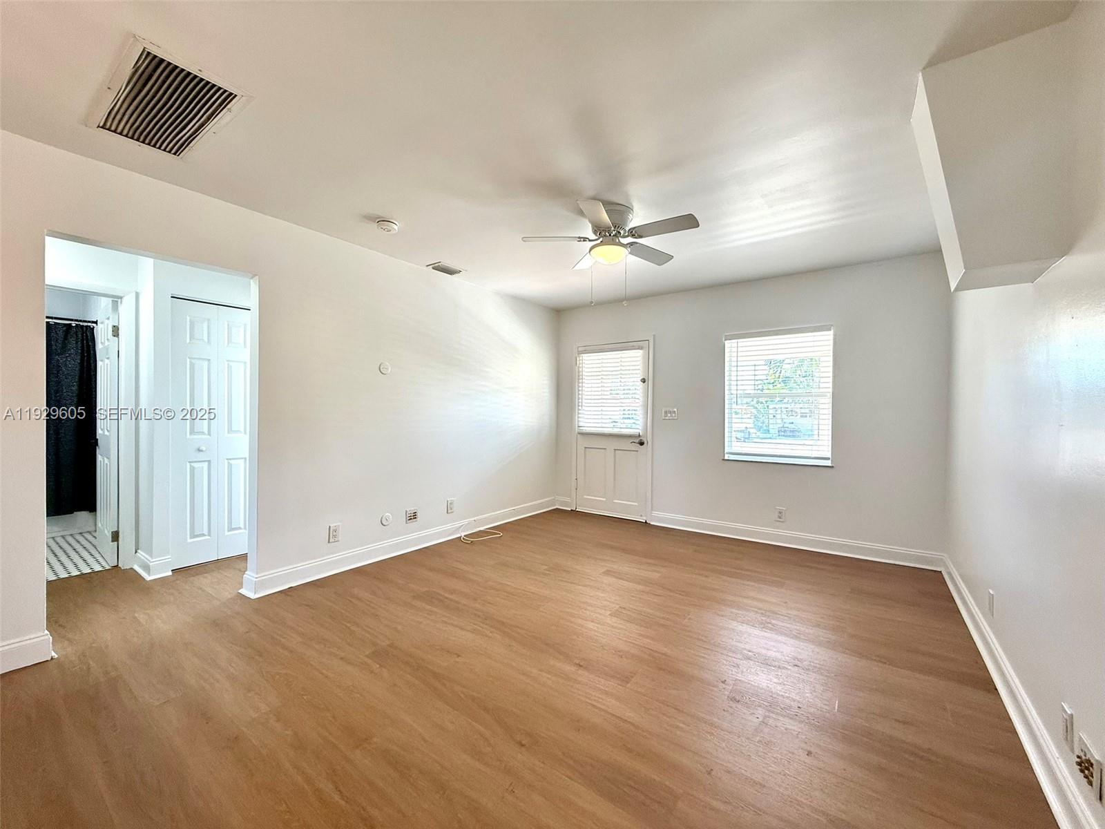 HOLLYWOOD PARK - Residential Lease