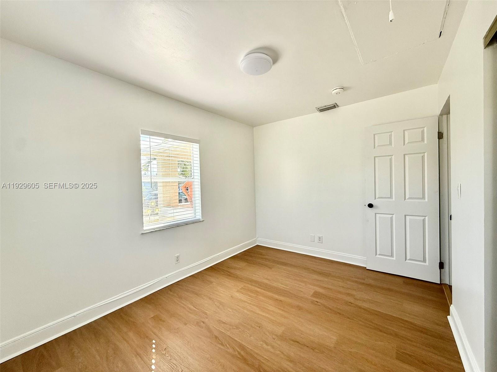 HOLLYWOOD PARK - Residential Lease