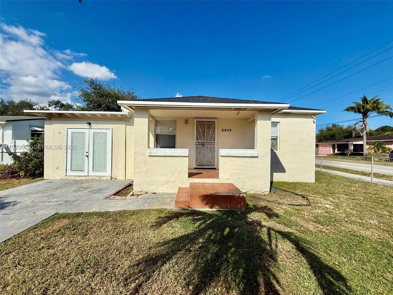 HOLLYWOOD PARK - Residential Lease