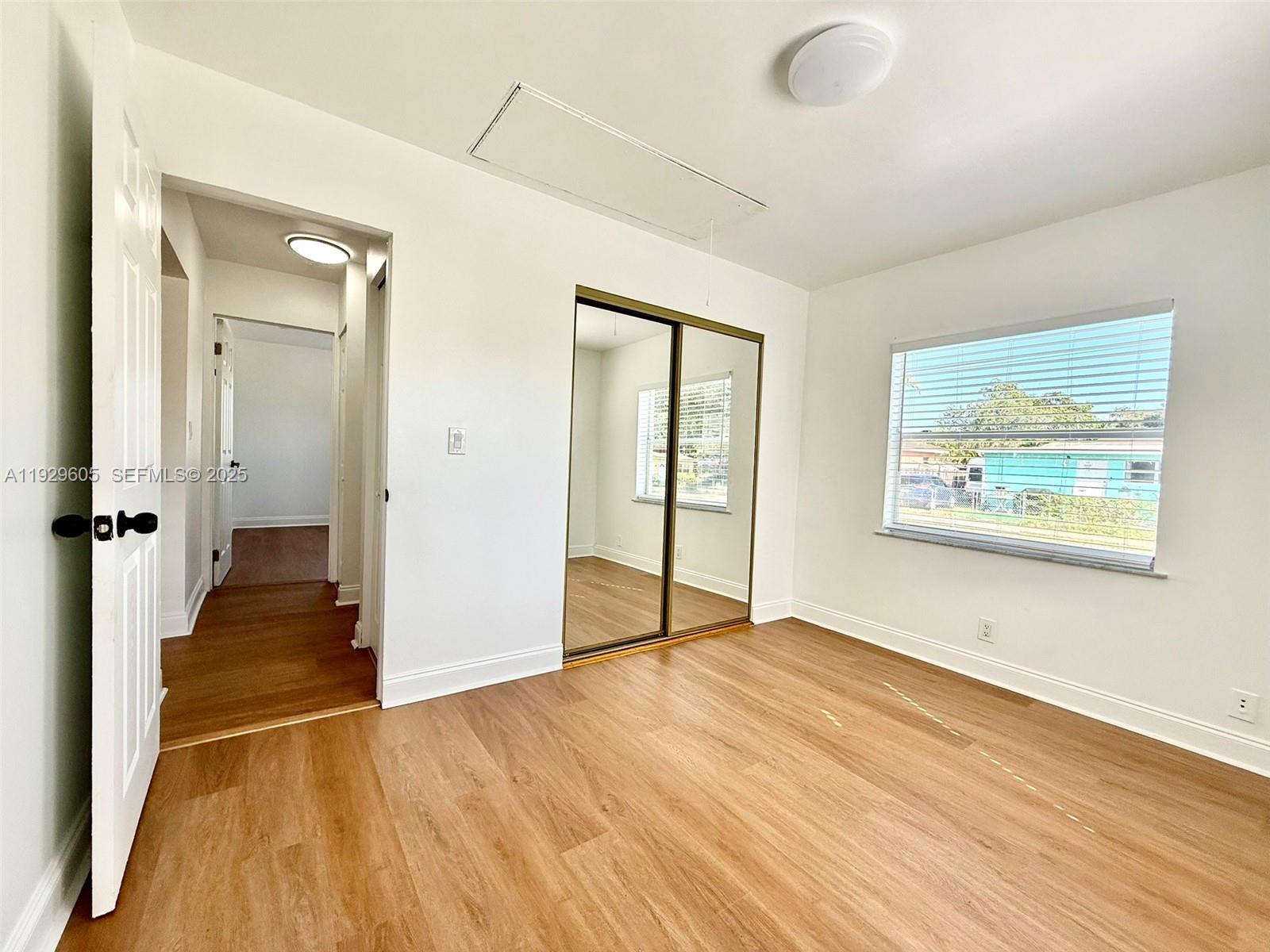 HOLLYWOOD PARK - Residential Lease