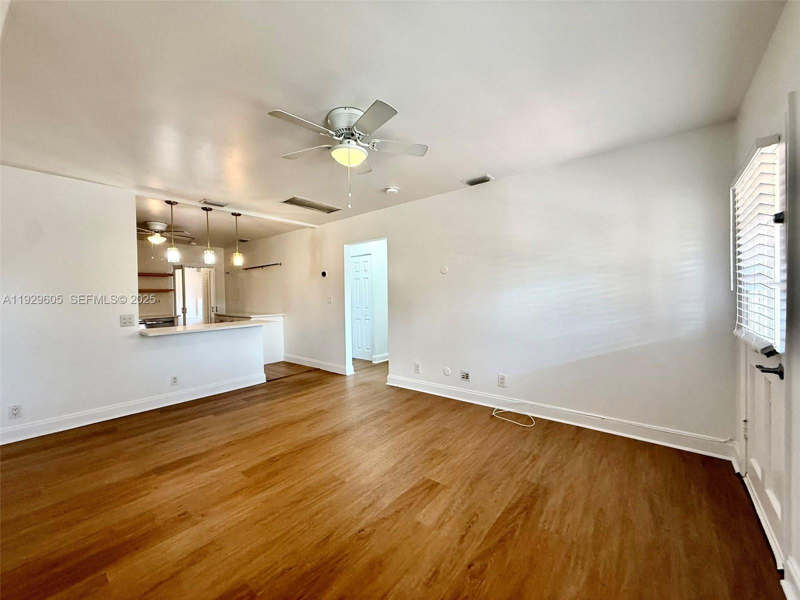 HOLLYWOOD PARK - Residential Lease