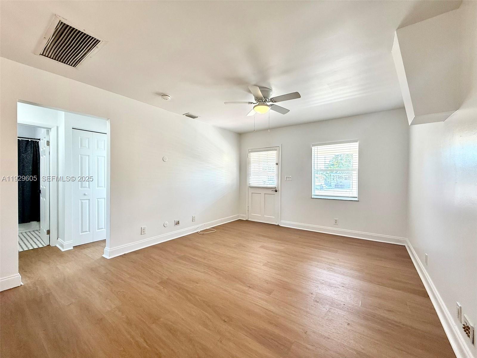 HOLLYWOOD PARK - Residential Lease