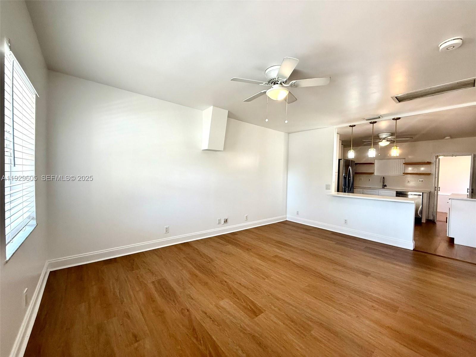 HOLLYWOOD PARK - Residential Lease