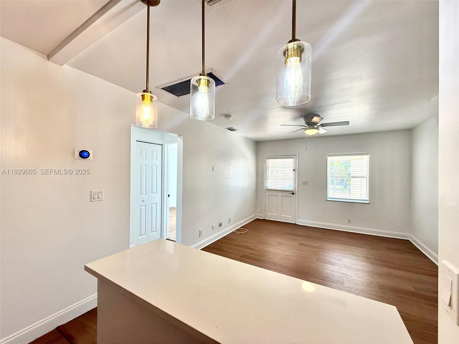 HOLLYWOOD PARK - Residential Lease