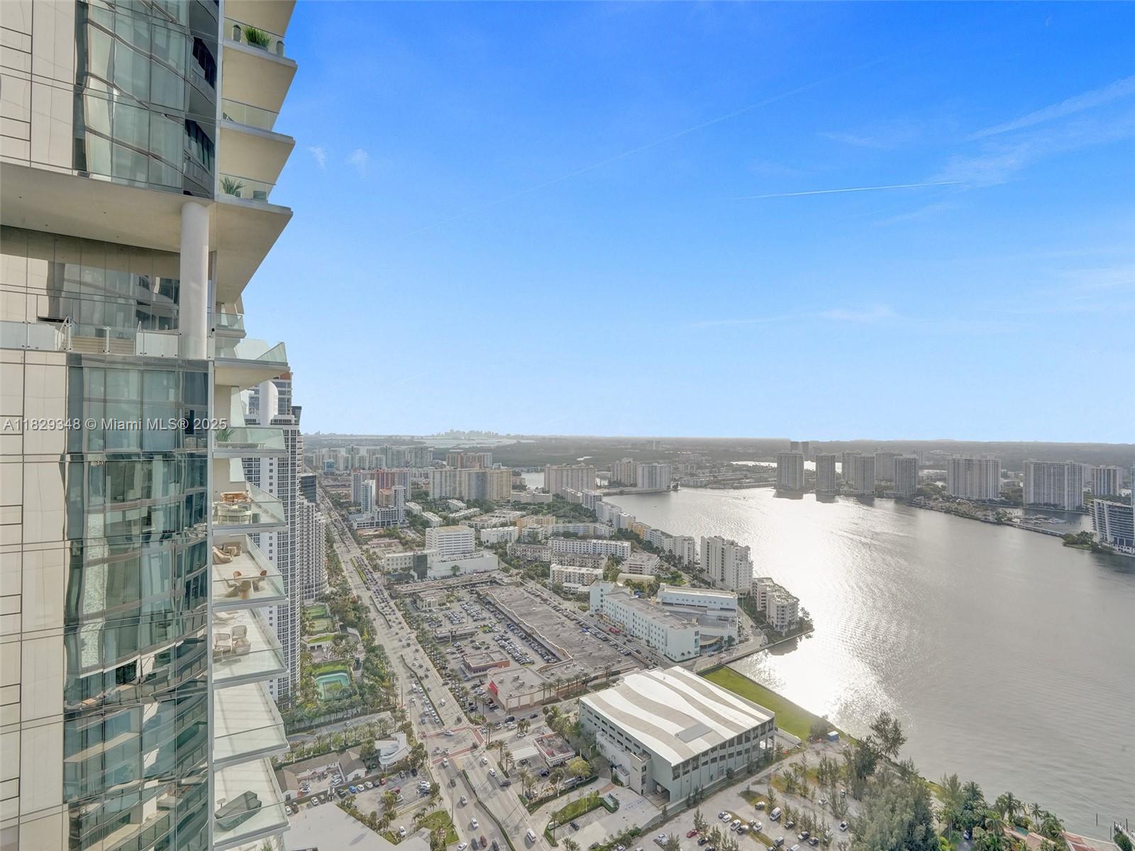 18555 COLLINS AVENUE COND - Residential