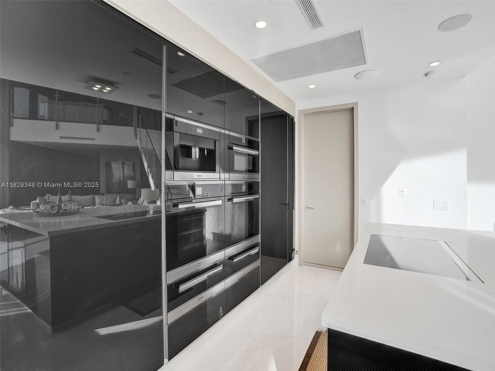 18555 COLLINS AVENUE COND - Residential