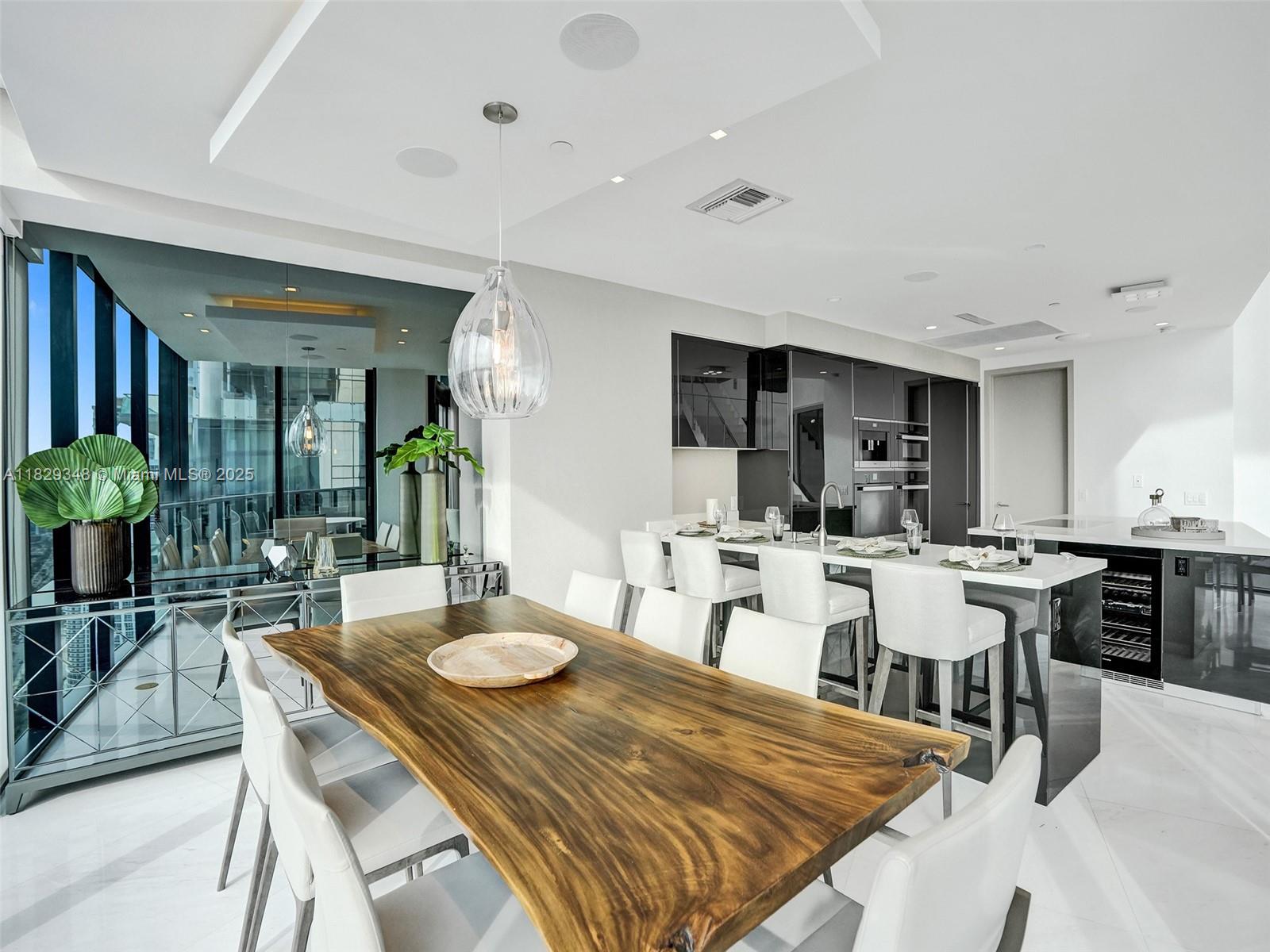 18555 COLLINS AVENUE COND - Residential