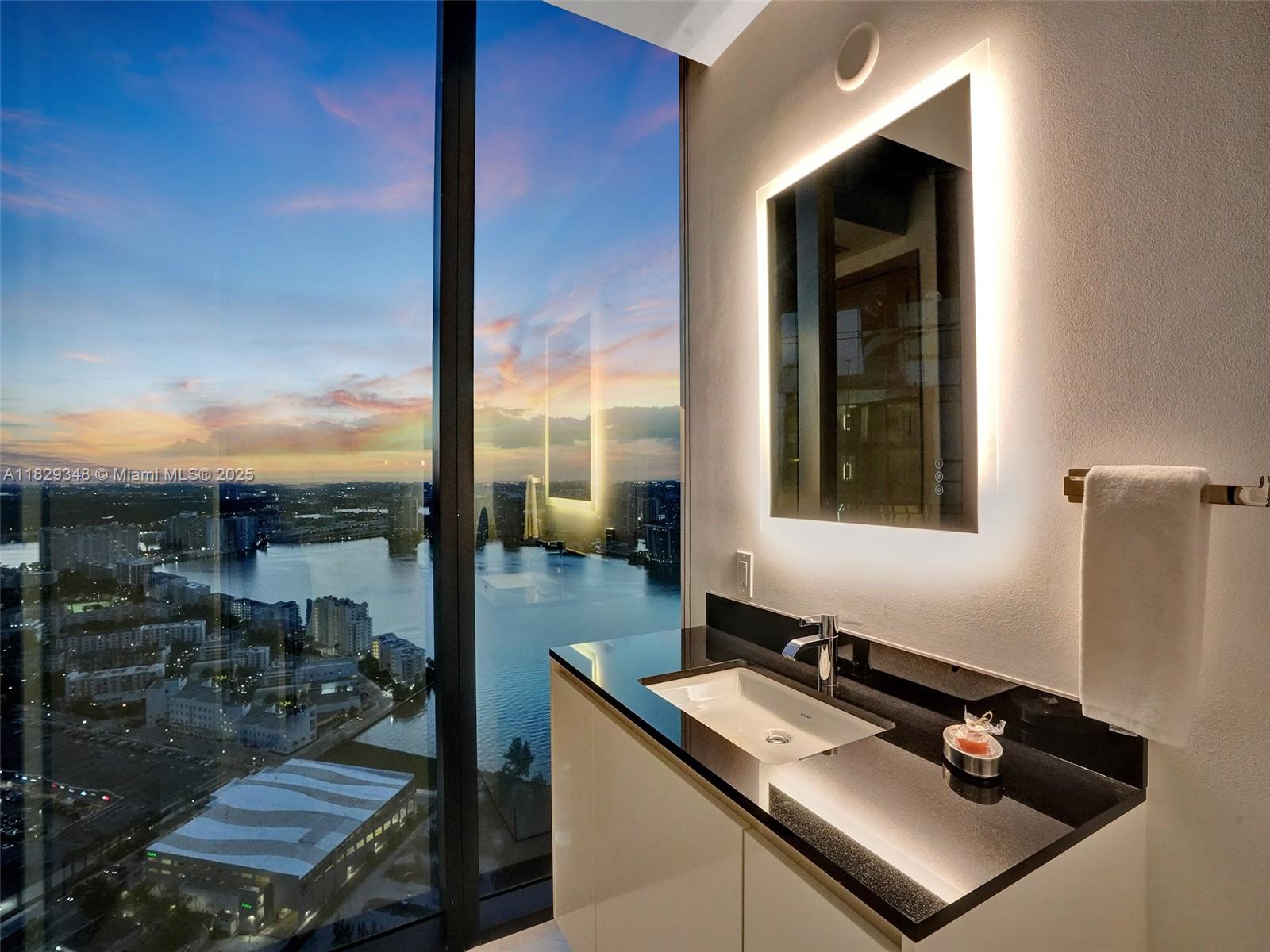 18555 COLLINS AVENUE COND - Residential