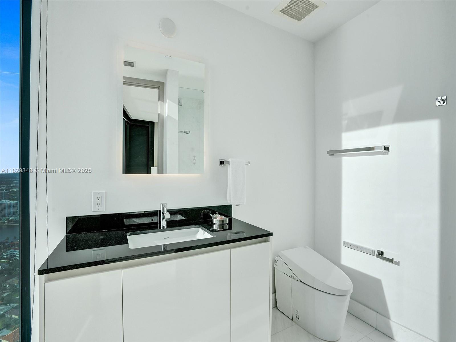 18555 COLLINS AVENUE COND - Residential