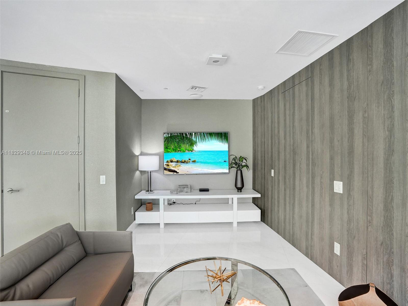 18555 COLLINS AVENUE COND - Residential