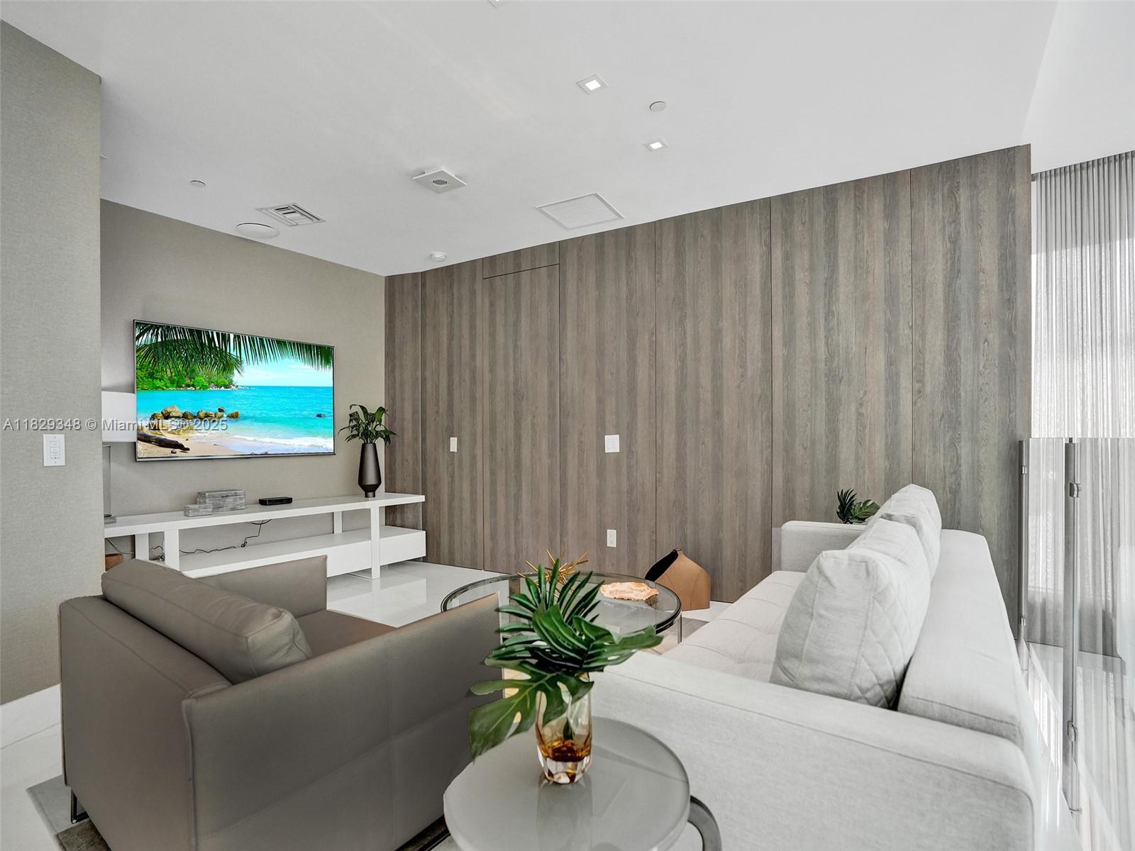 18555 COLLINS AVENUE COND - Residential