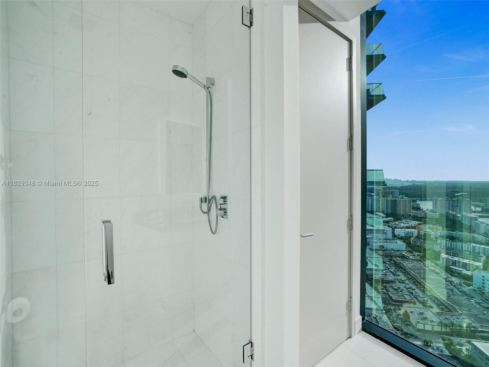 18555 COLLINS AVENUE COND - Residential