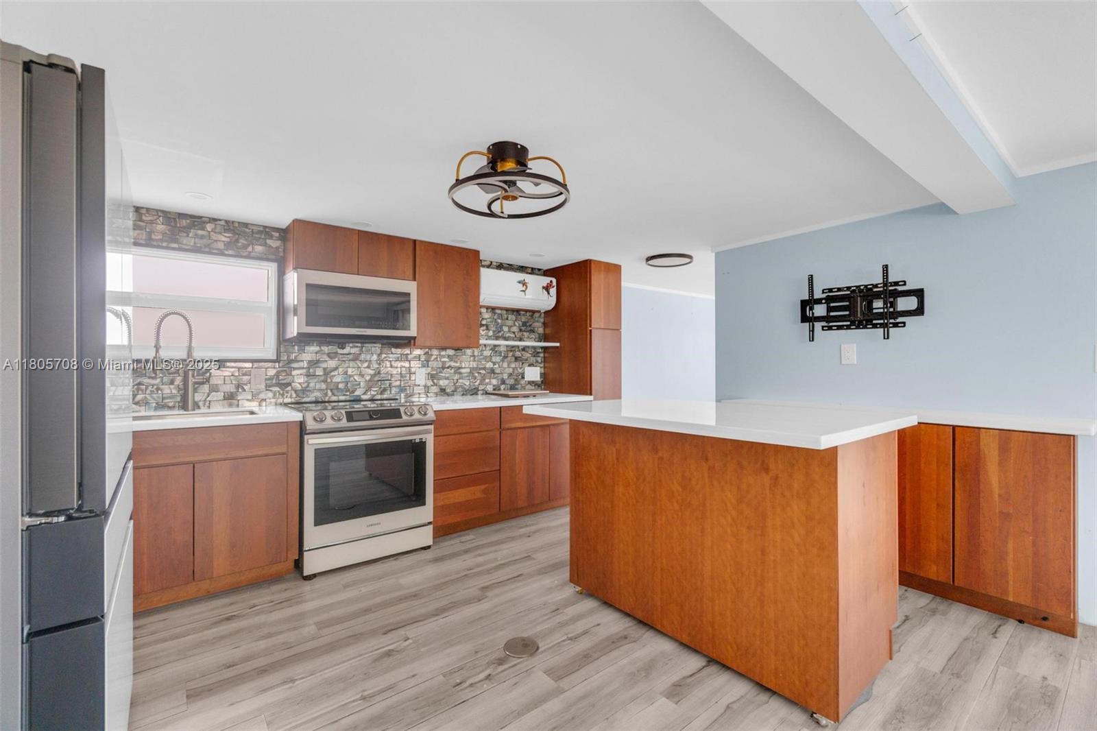 BRINY BREEZES INC - Residential