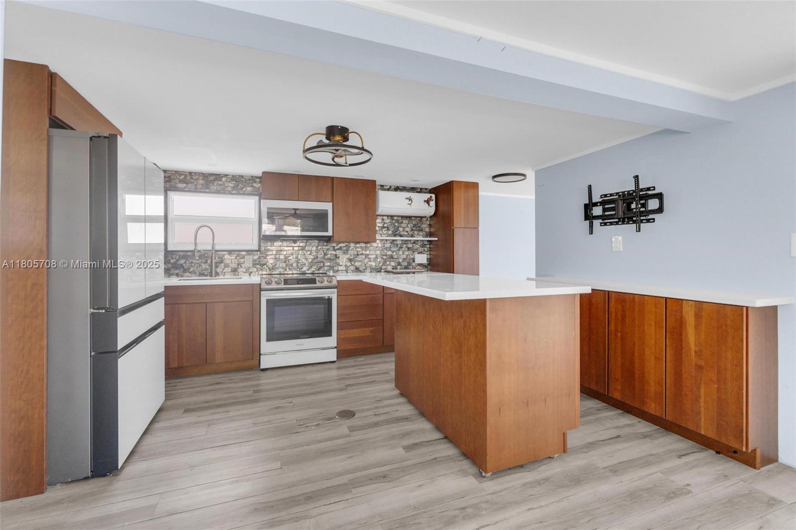 BRINY BREEZES INC - Residential
