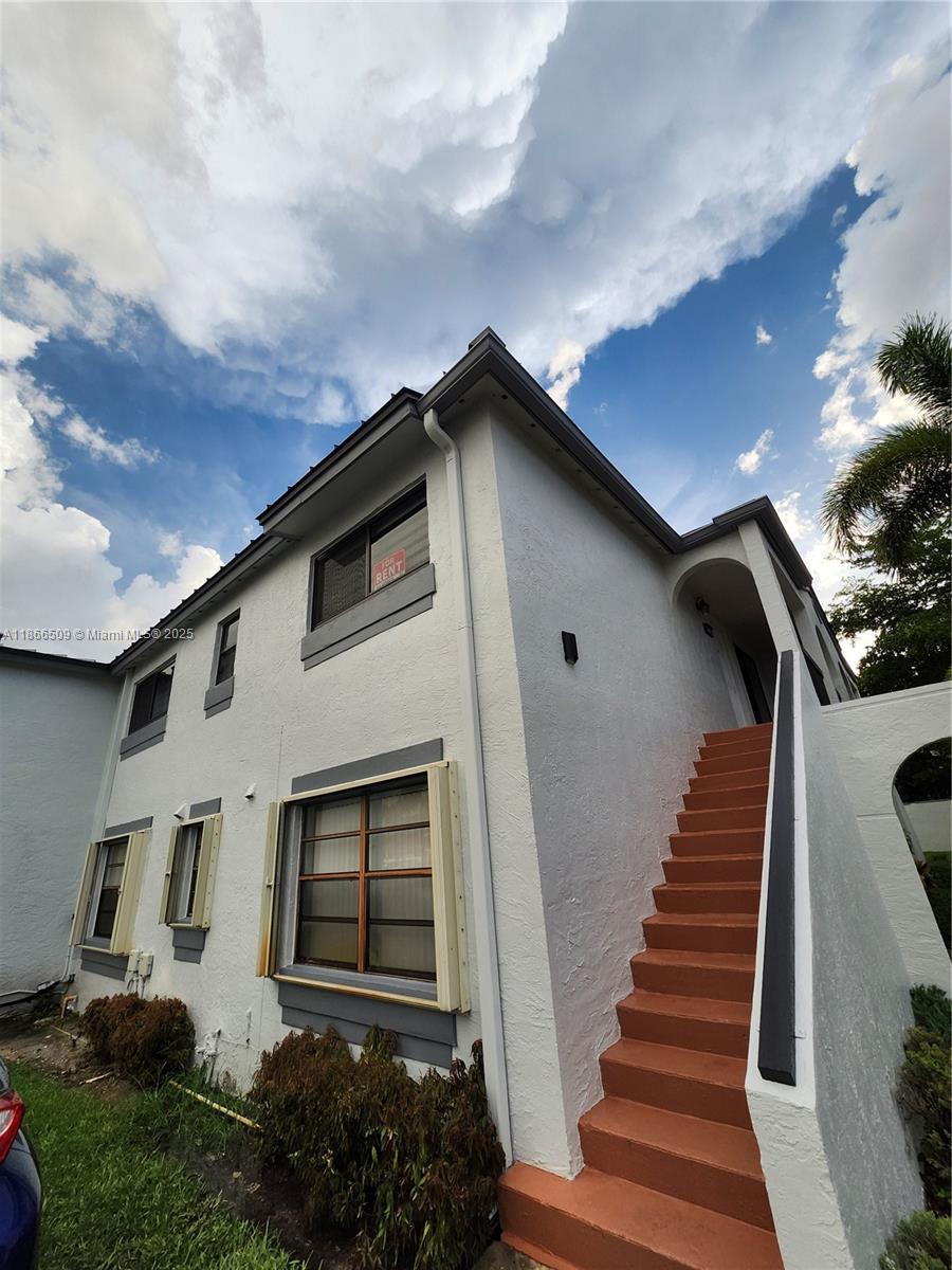 Exceptional 2 bedroom, 2 bathroom apartment, a cozy space and a super comfortable, this apt is perfect to enjoy unforgettable moments together. Located in a great area of Miami Lakes 33015 in the prestigious gated community of the Moors. This prime location provides easy access to schools, supermarkets, shops, pharmacies, restaurants, bank all just minutes away.