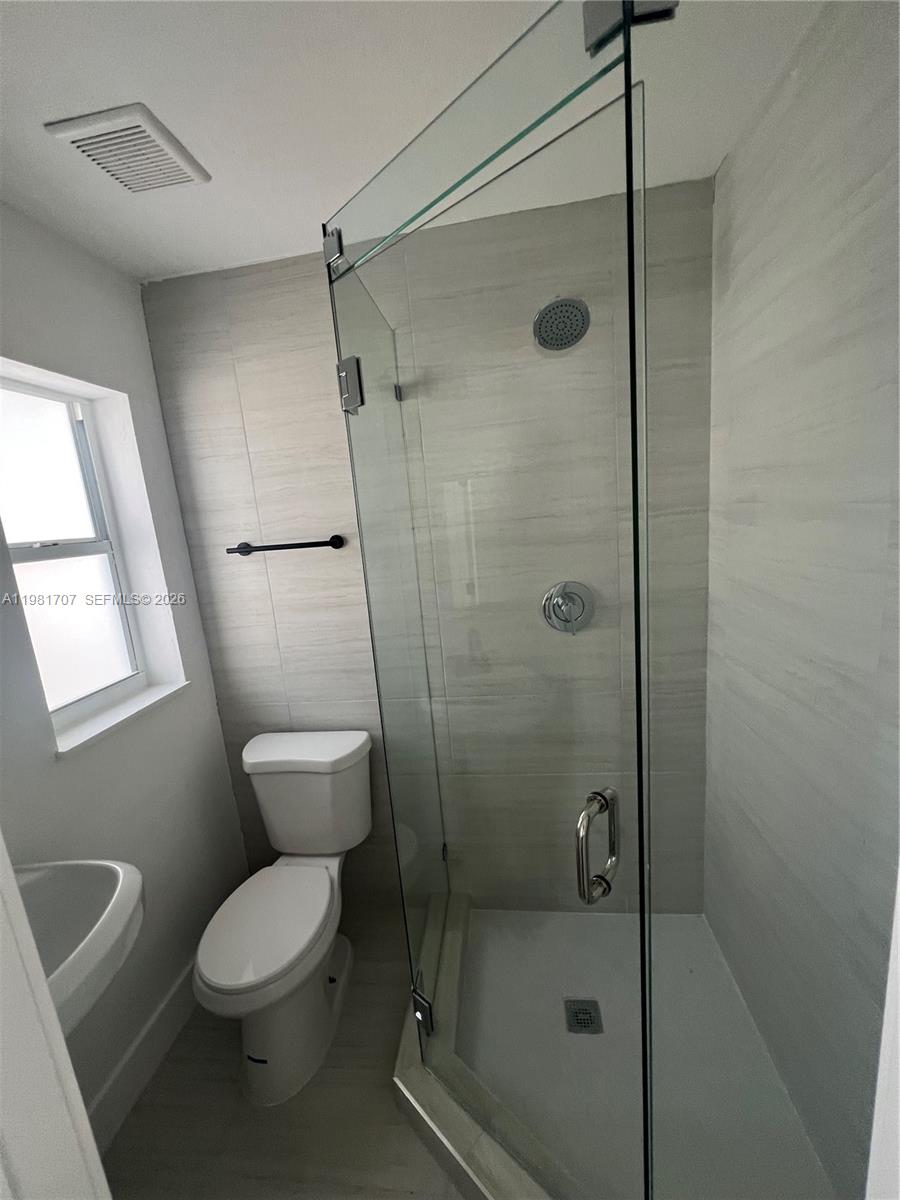 ST JAMES COURT WEST AMEN - Residential Lease