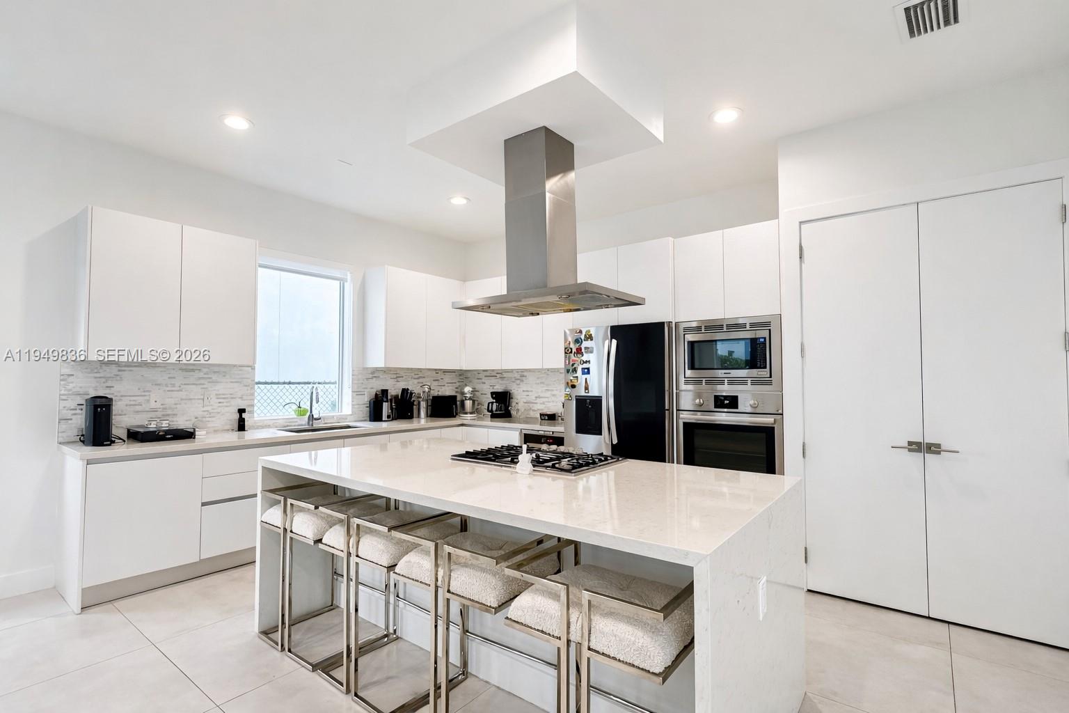 DORAL COMMONS RESIDENTIAL - Residential