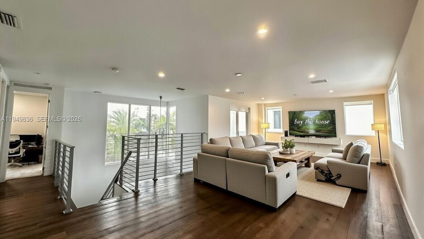 DORAL COMMONS RESIDENTIAL - Residential