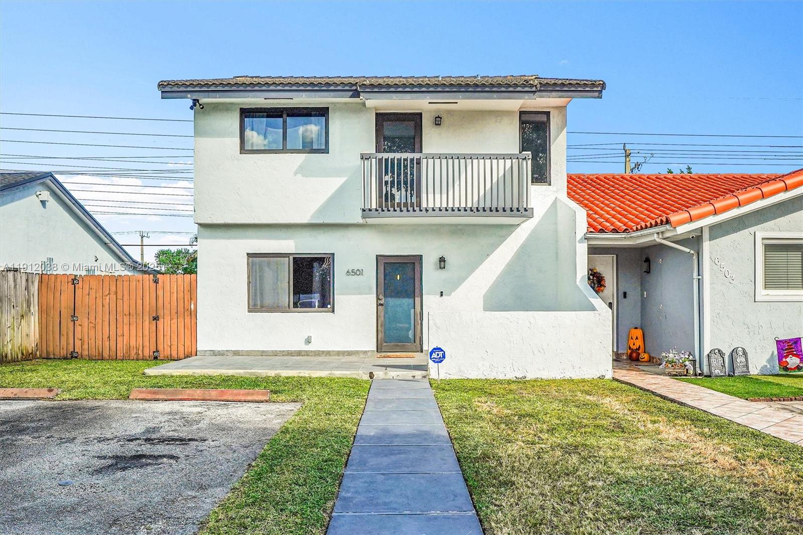 ARBORGATE KENDALL LK E CO - Residential